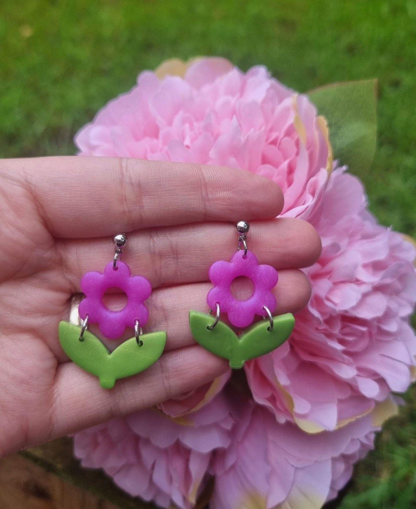 Fun purple flower earrings