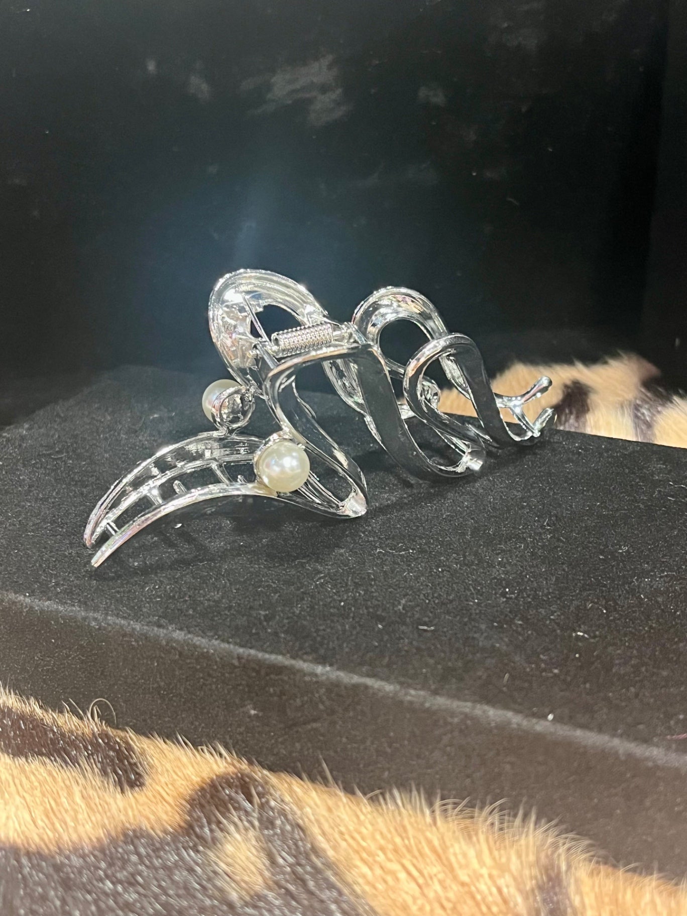 Silver Pearl Wave Clamp