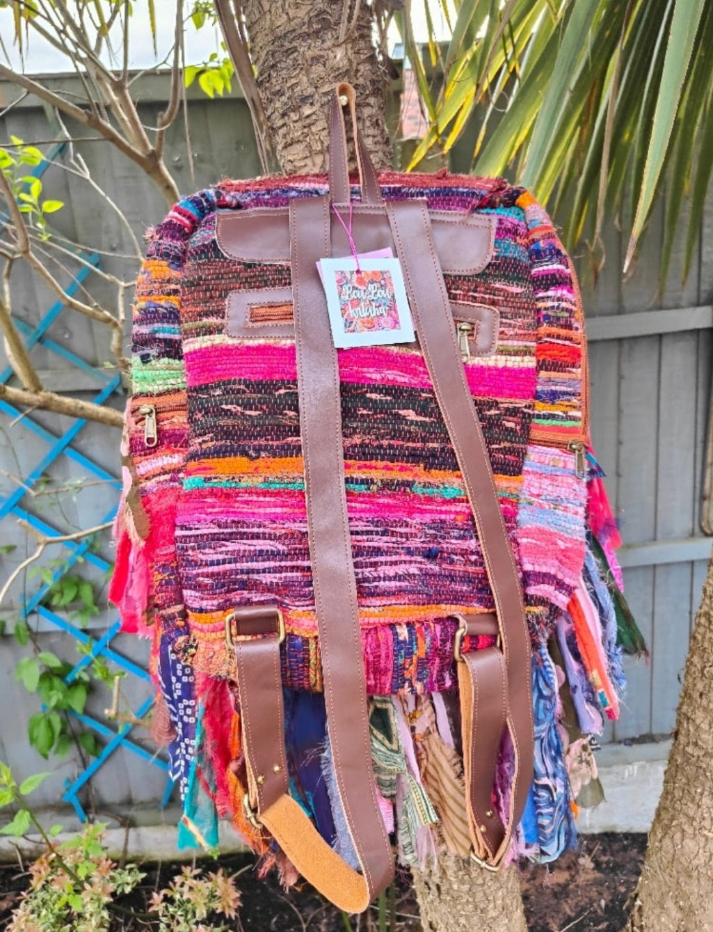 Frill sari back pack 