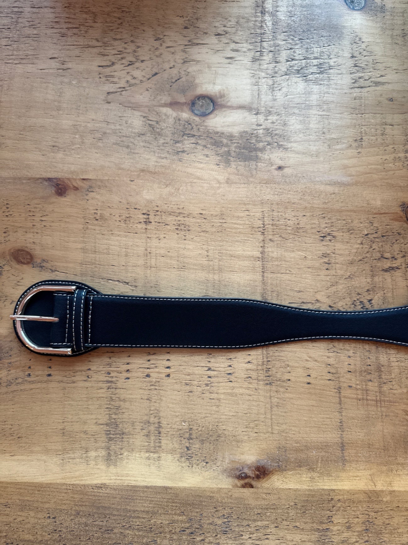 Black curved belt 