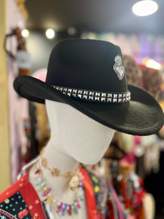 🖤 The Sacred Heart Stud Hat Black