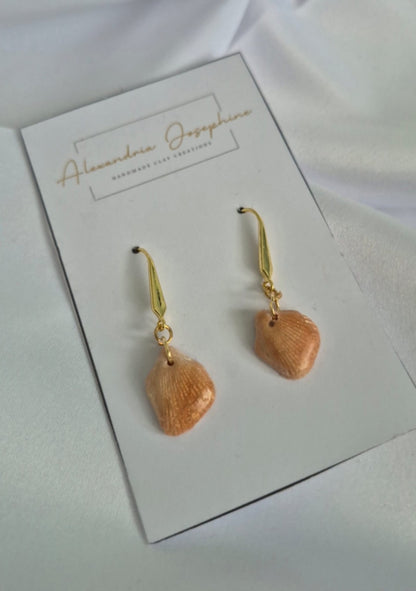 Gold Threader Seashell Earrings