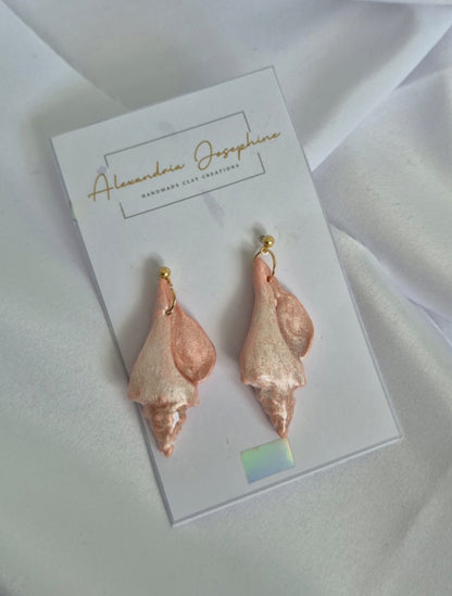 Solid Gold Ball Stud Seashell Earrings