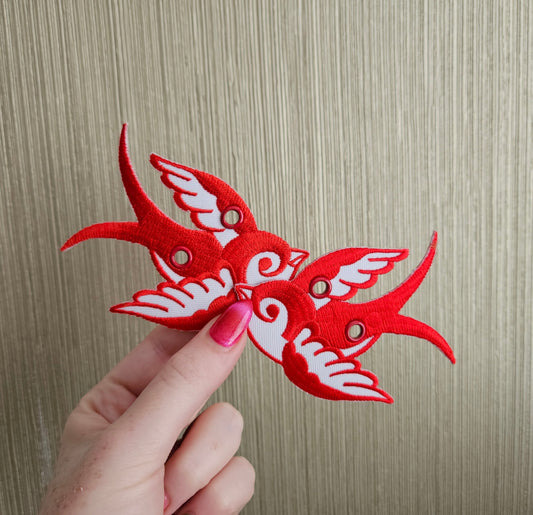 Red Swallow Duo Lace Accessories
