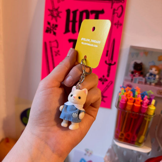 BABY WHITE CAT KEYCHAIN