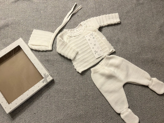 0-3m Three Piece White Baby Box Set