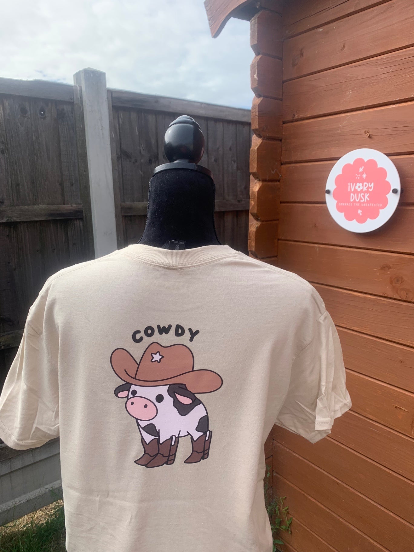 cowdy tshirt size XL