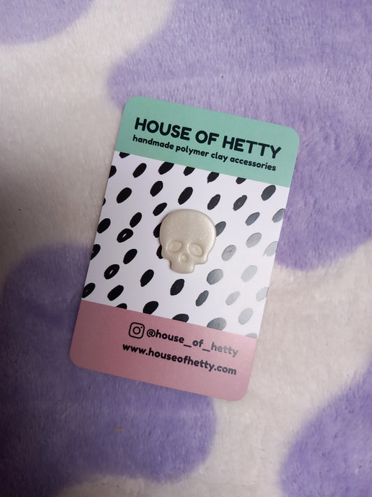 Skull pin badge
