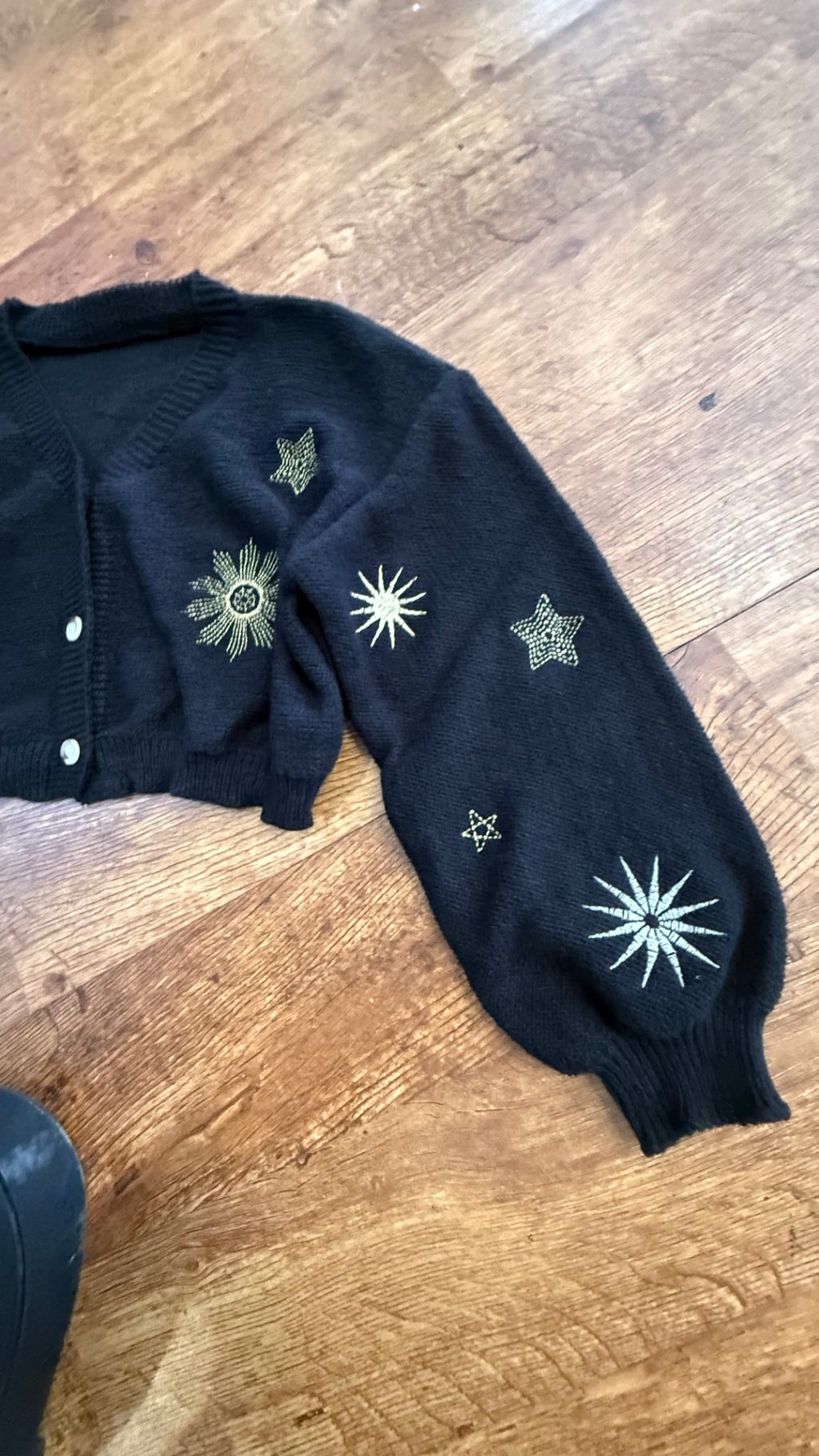 Embroidered celestial black cropped cardigan size medium