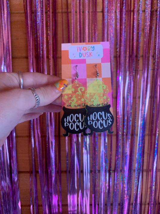 Cauldron spooky earrings