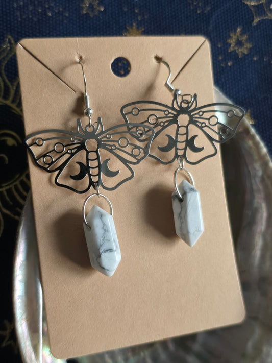 Howlite moth mini point earrings 