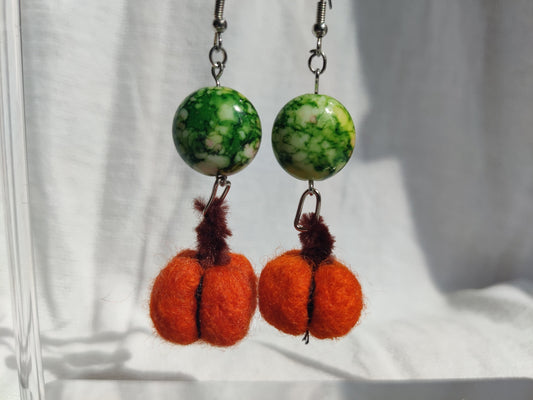 Felted pumpkins earrings, autumn, Halloween accessories 