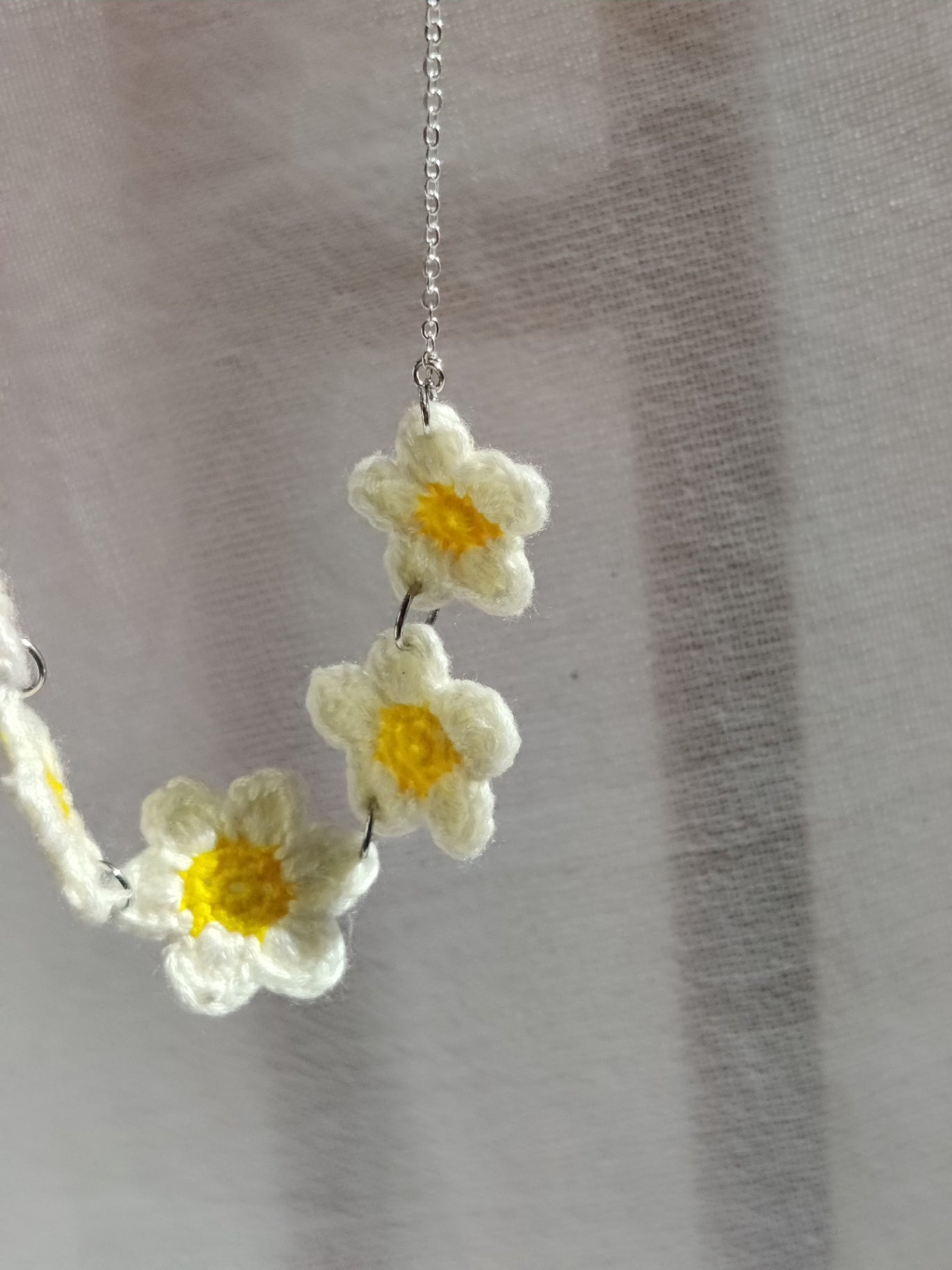 Daisy flower crochet necklace