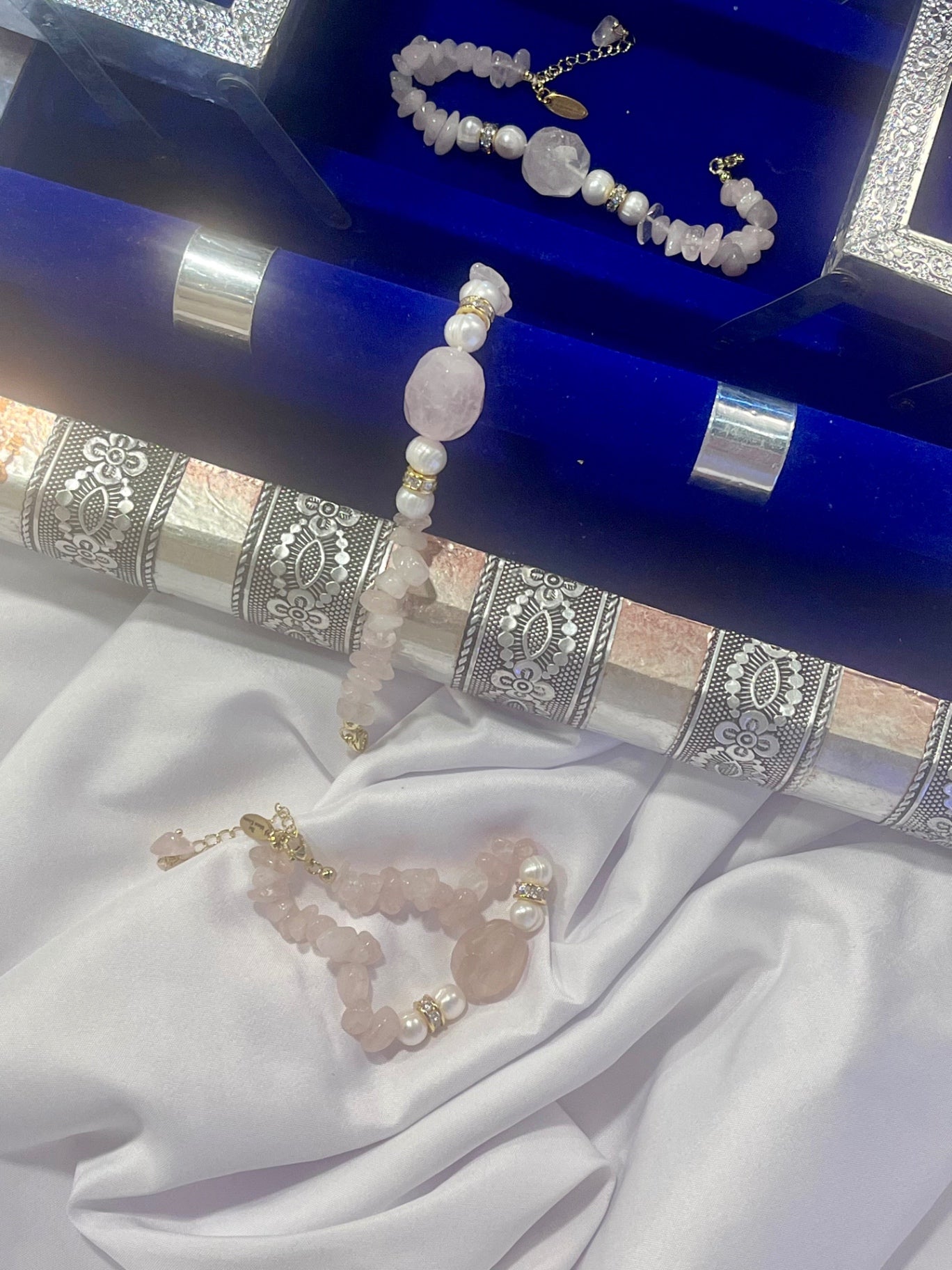 Rose Quartz & Biwa Pearl Bracelet – Gold