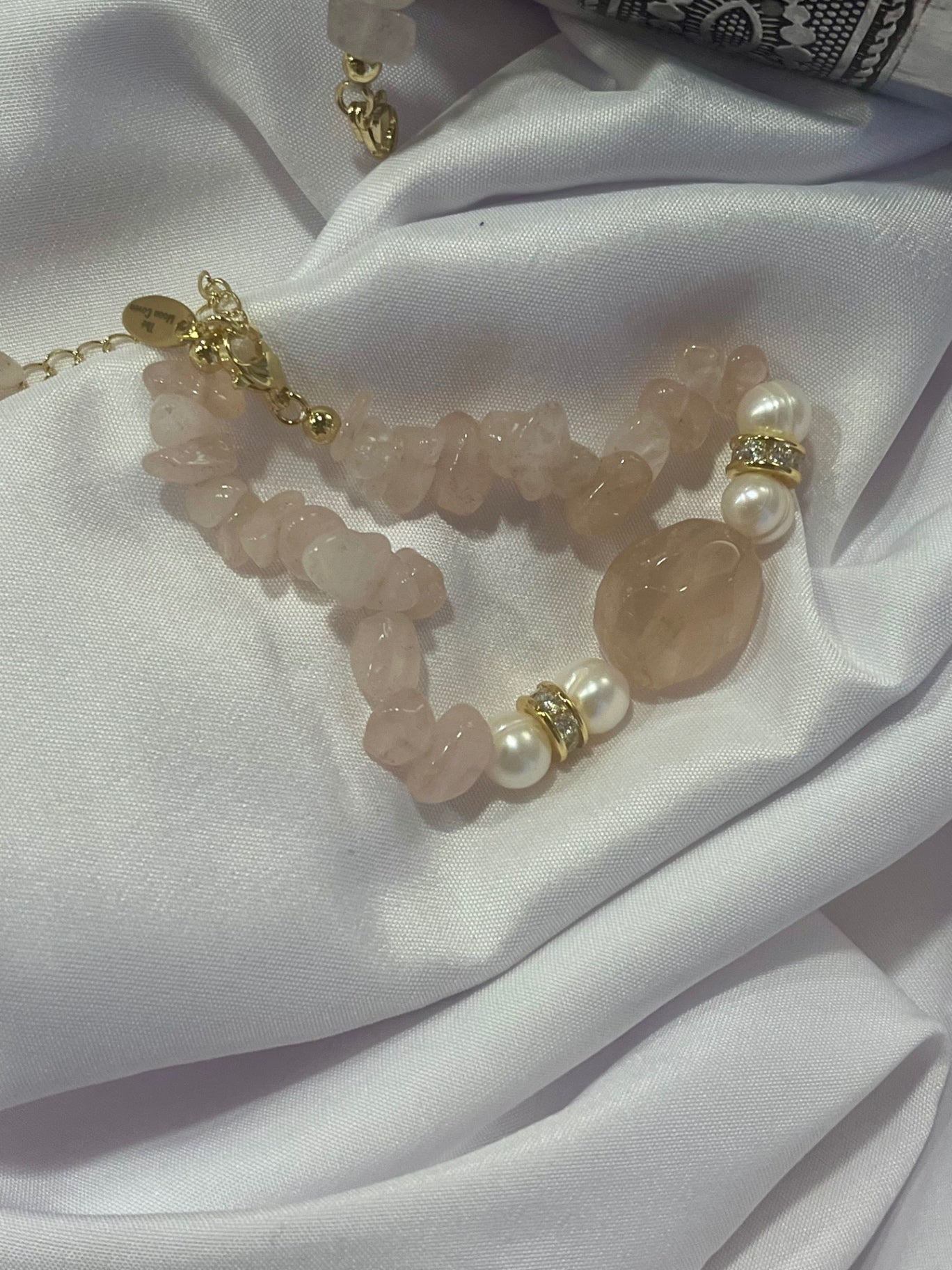 Rose Quartz & Biwa Pearl Bracelet – Gold