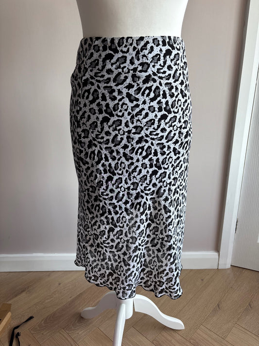 Leopard print skirt 