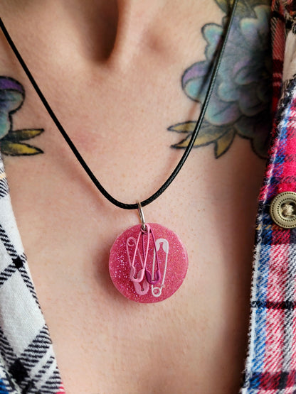 Pink Glitter Safety Pin Circle Pendant Necklace - 50 + 5cm Black Cord