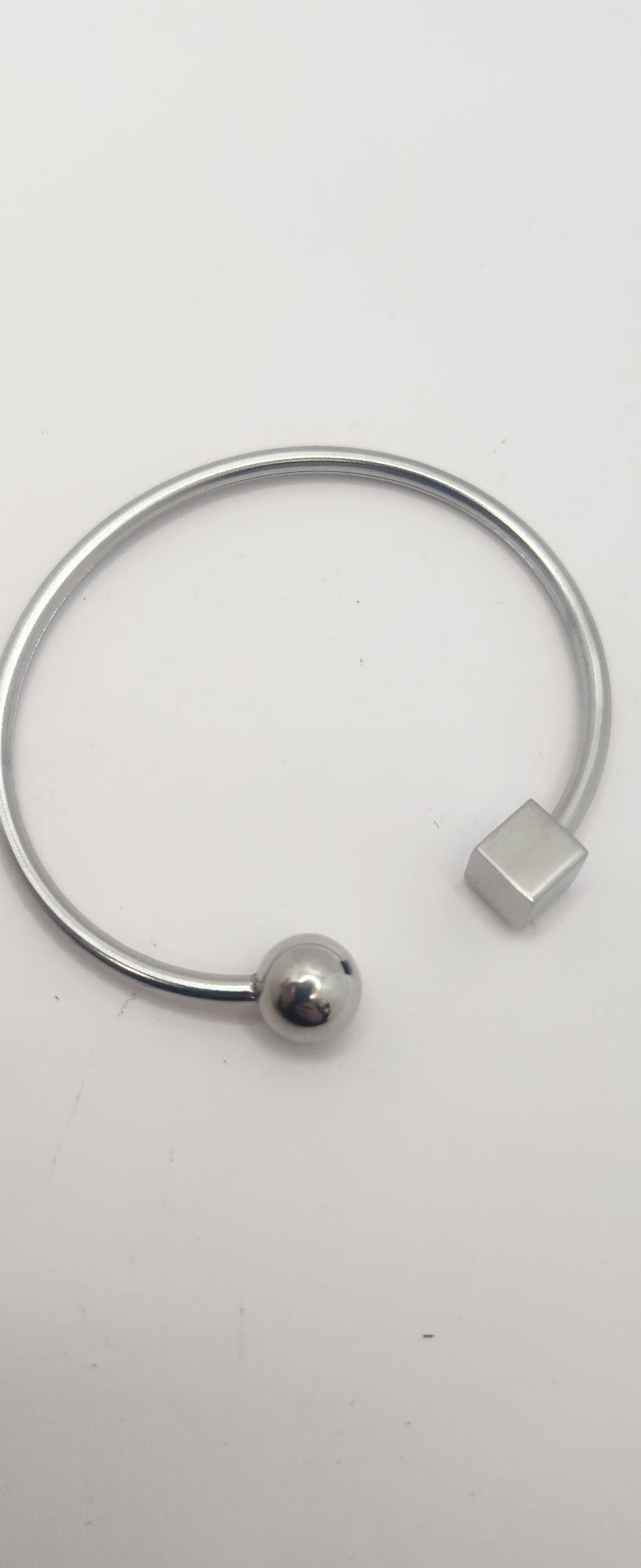 Stainless steel cube & ball bangle