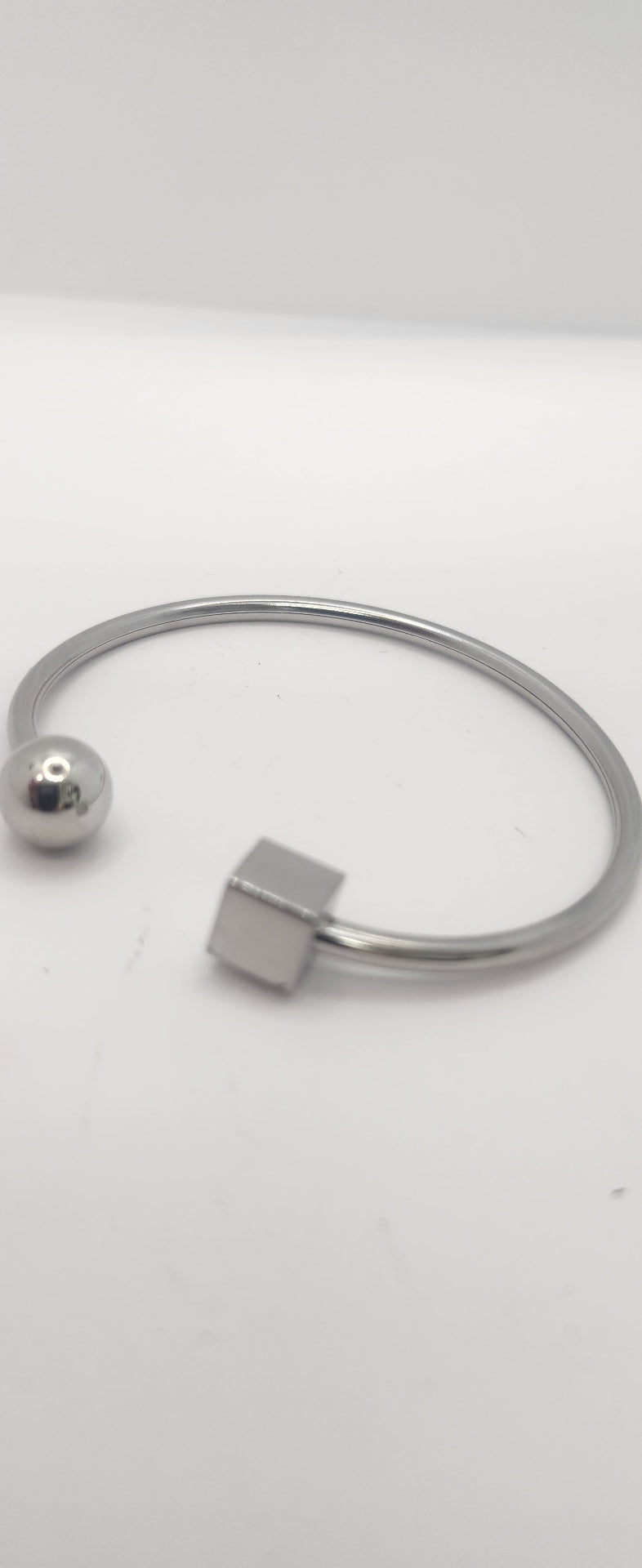 Stainless steel cube & ball bangle