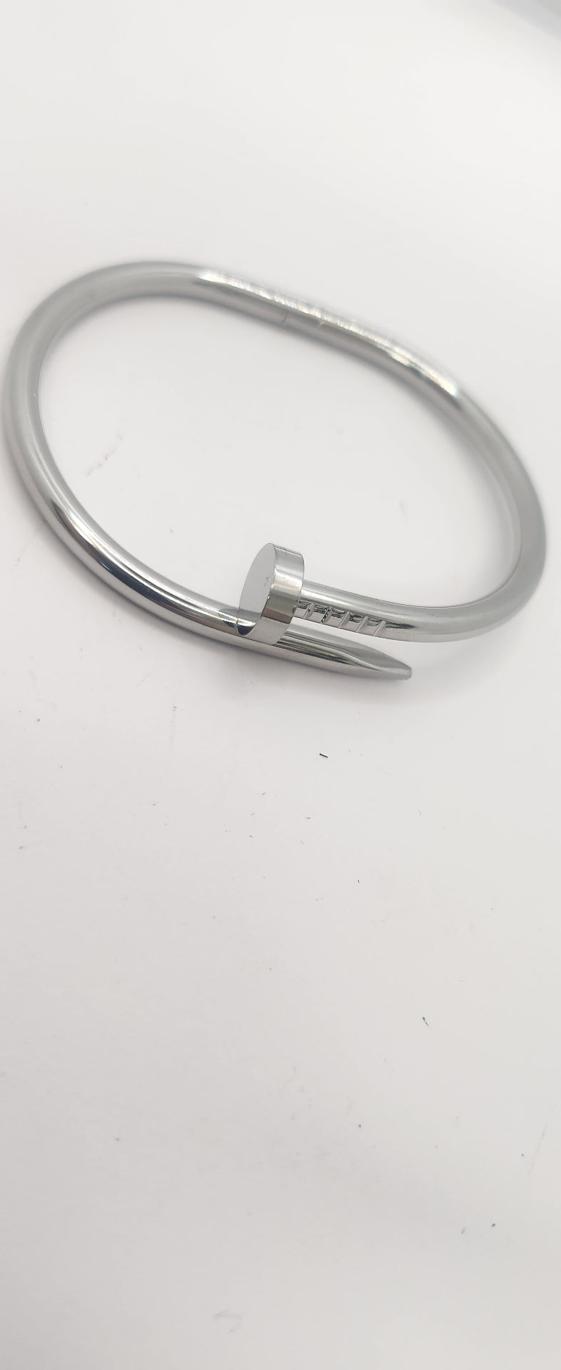 Nail bangle