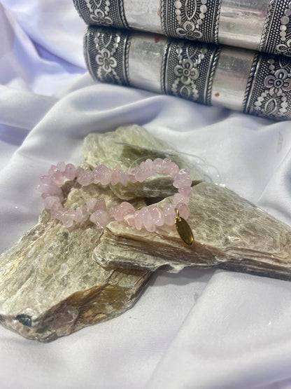 💗 Rose Quartz Crystal Chip Bracelet
