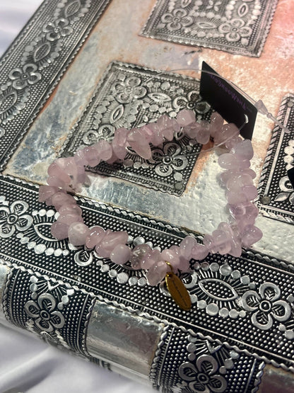 💗 Rose Quartz Crystal Chip Bracelet