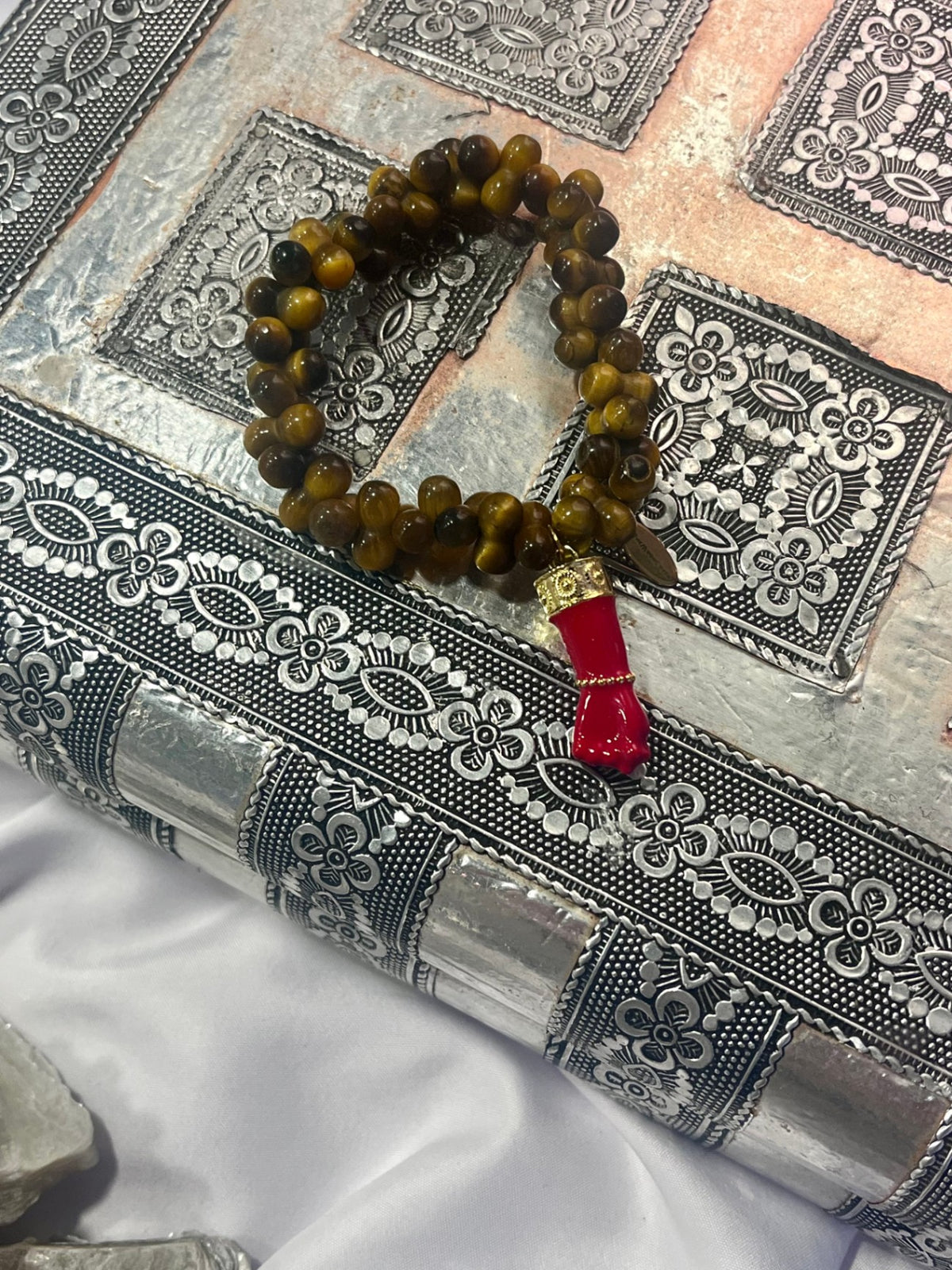 Tiger’s Eye Protection Bracelet with Red Mano Cornuto Charm – Strength, Courage & Evil Eye Protection