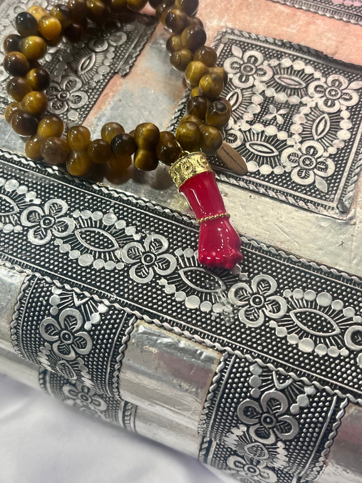 Tiger’s Eye Protection Bracelet with Red Mano Cornuto Charm – Strength, Courage & Evil Eye Protection