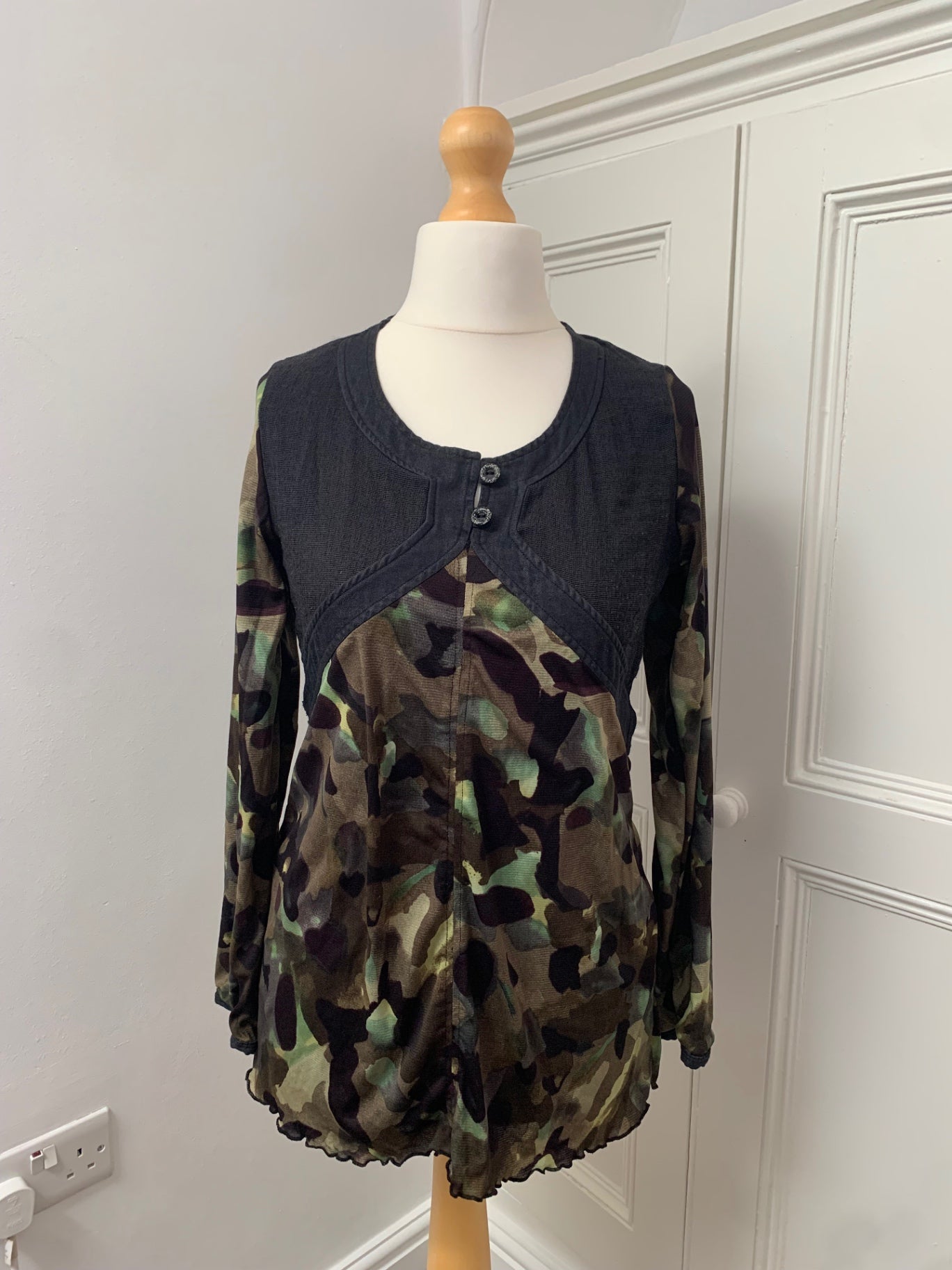 y2k camo print & black top