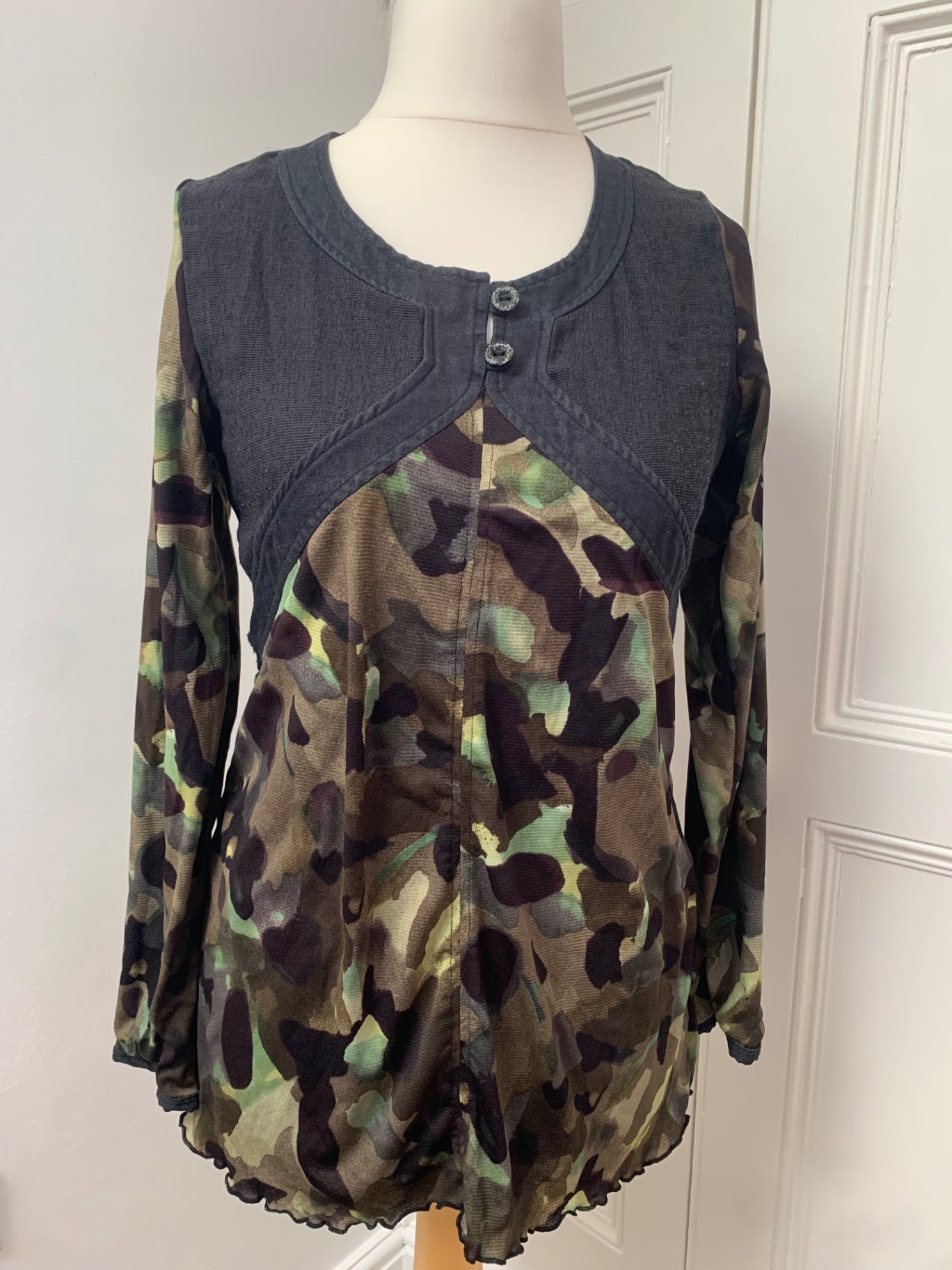y2k camo print & black top