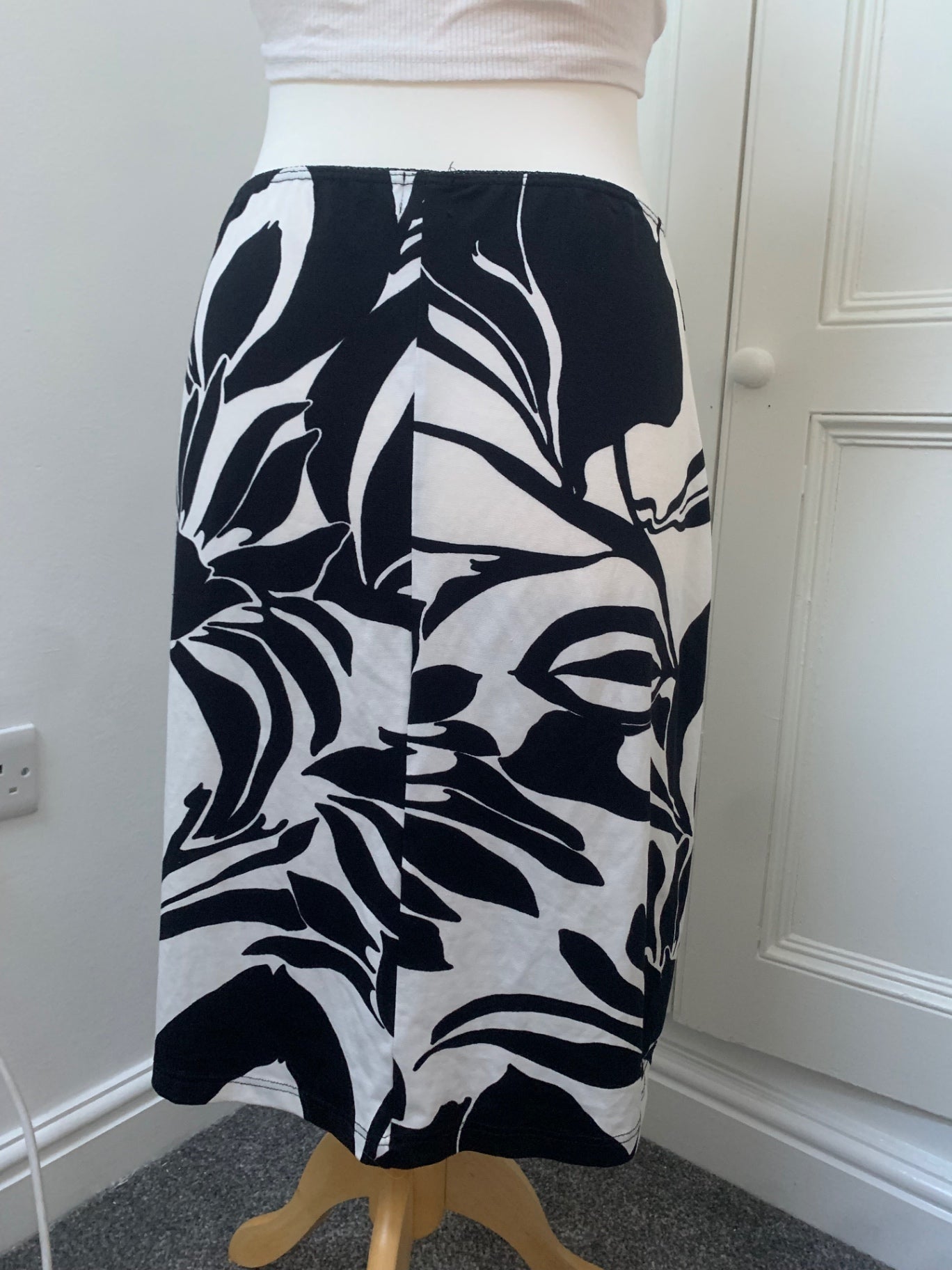 white & black floral midi skirt 