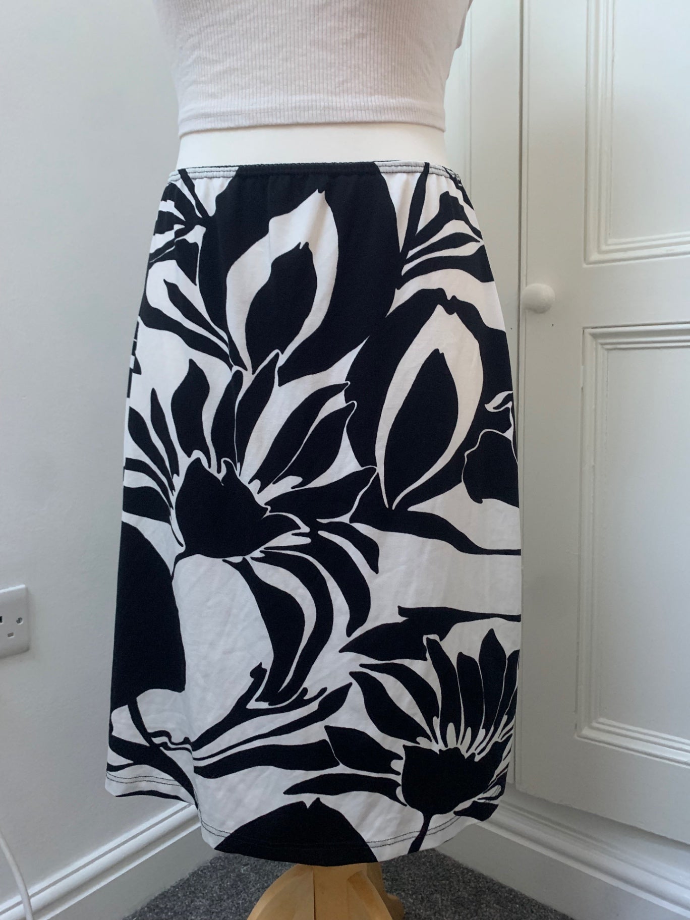 white & black floral midi skirt 