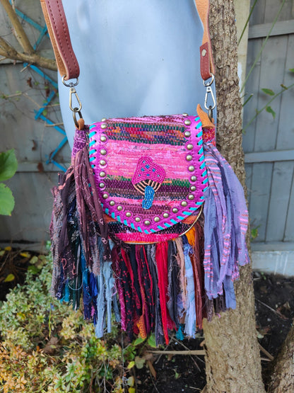 Frill sari body cross mini bag - shroom/ eye/peace/sunset