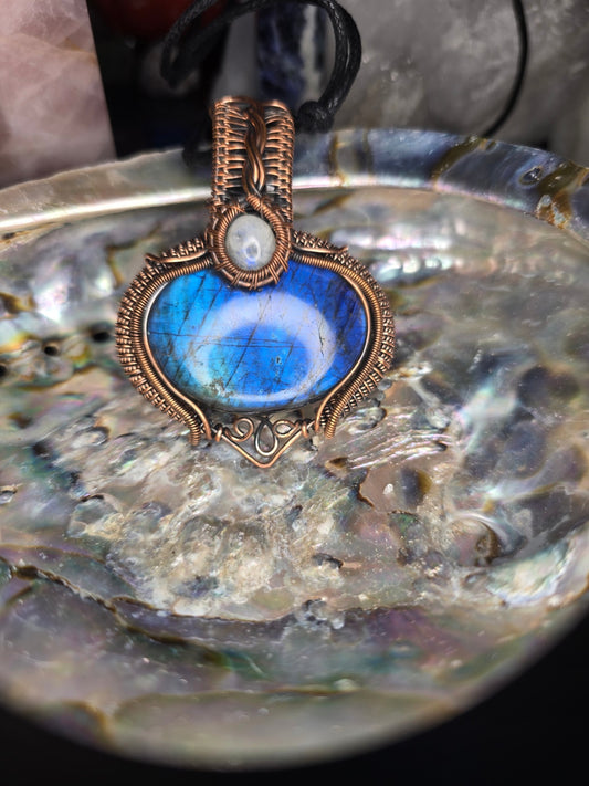 Labradorite and moonstone pendant 