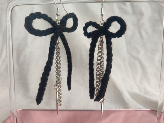 Black crochet bows with chains and charm