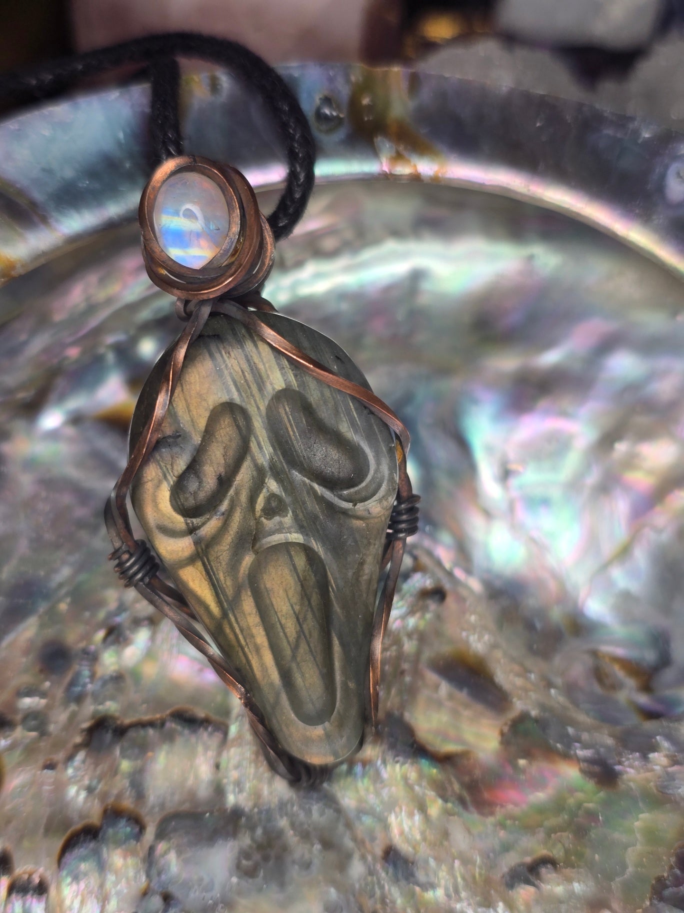 Labradorite and moonstone scream pendant 