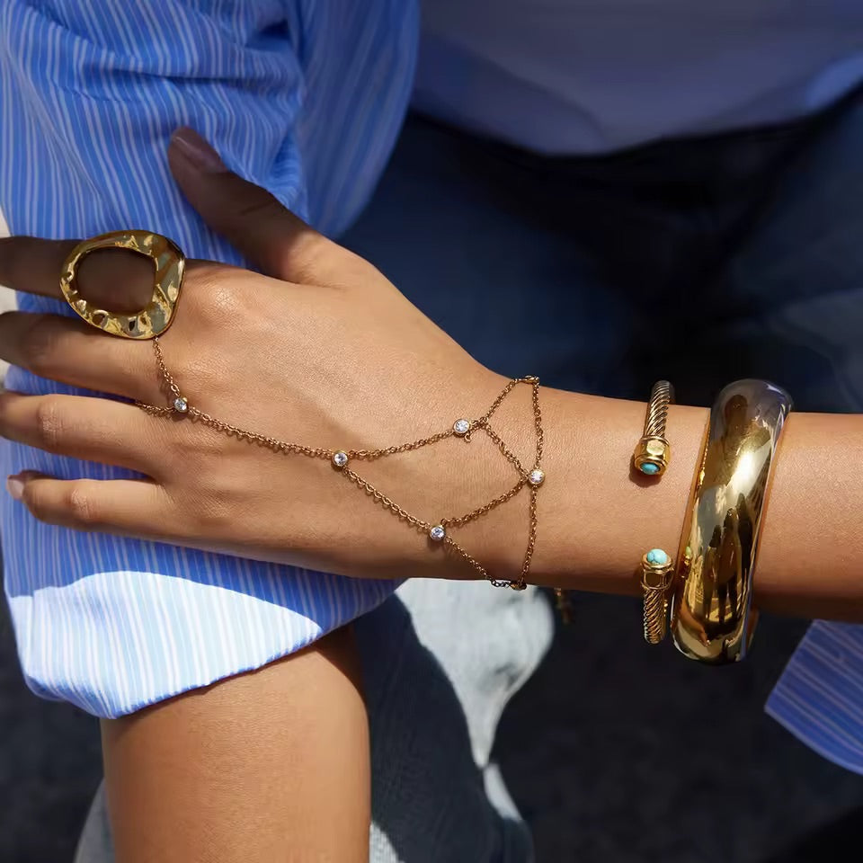 Luna Veil Hand Chain – Gold
