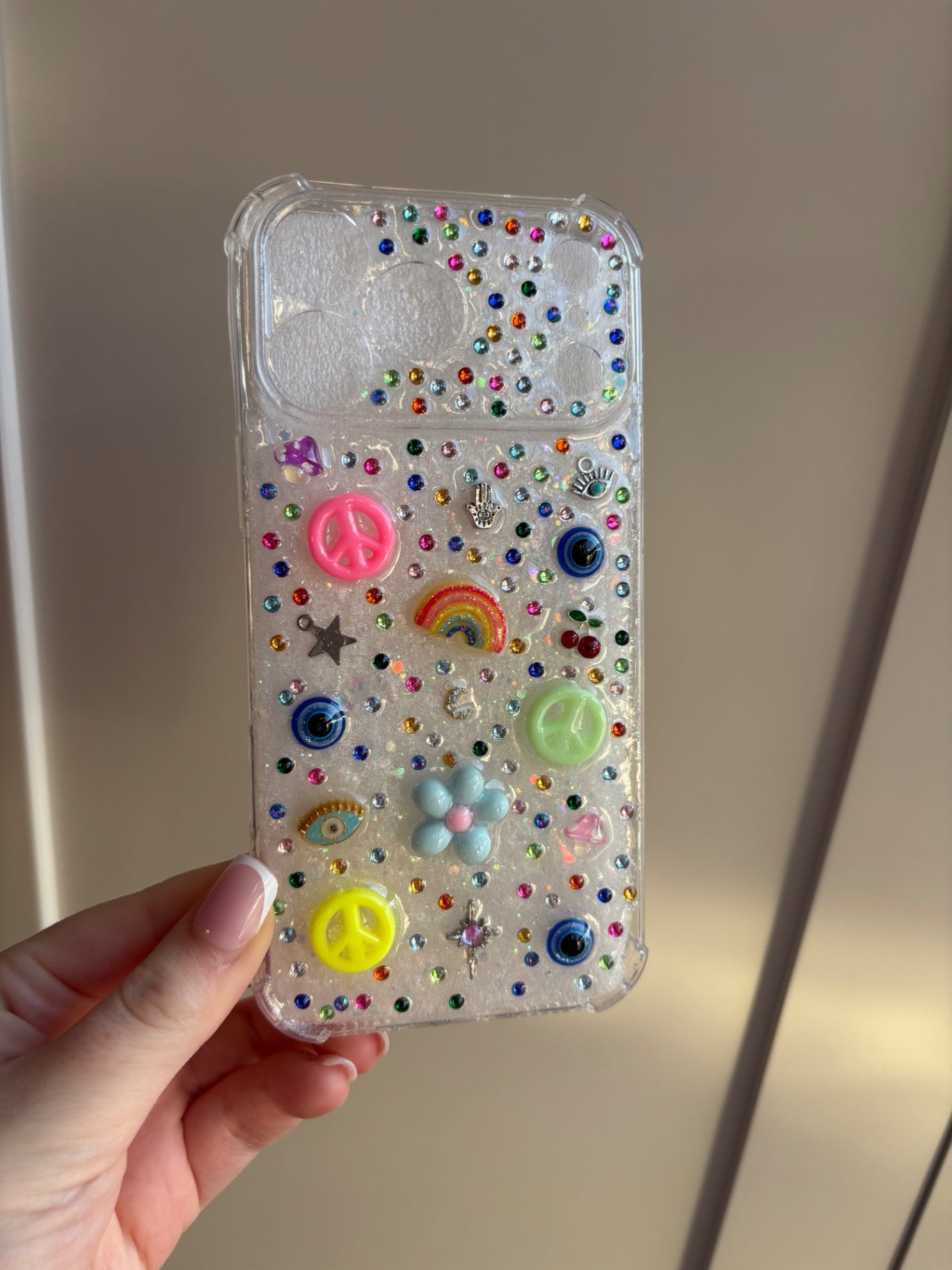 Funky phone case - iPhone 17 pro max 🌈