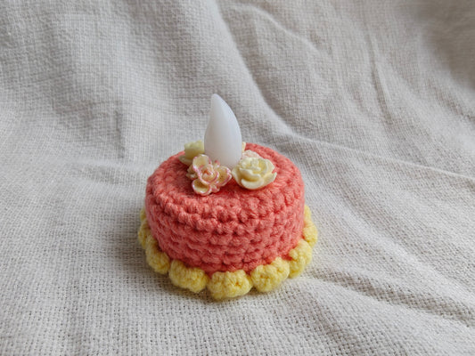 Tealight cake, pink icing romantic roses