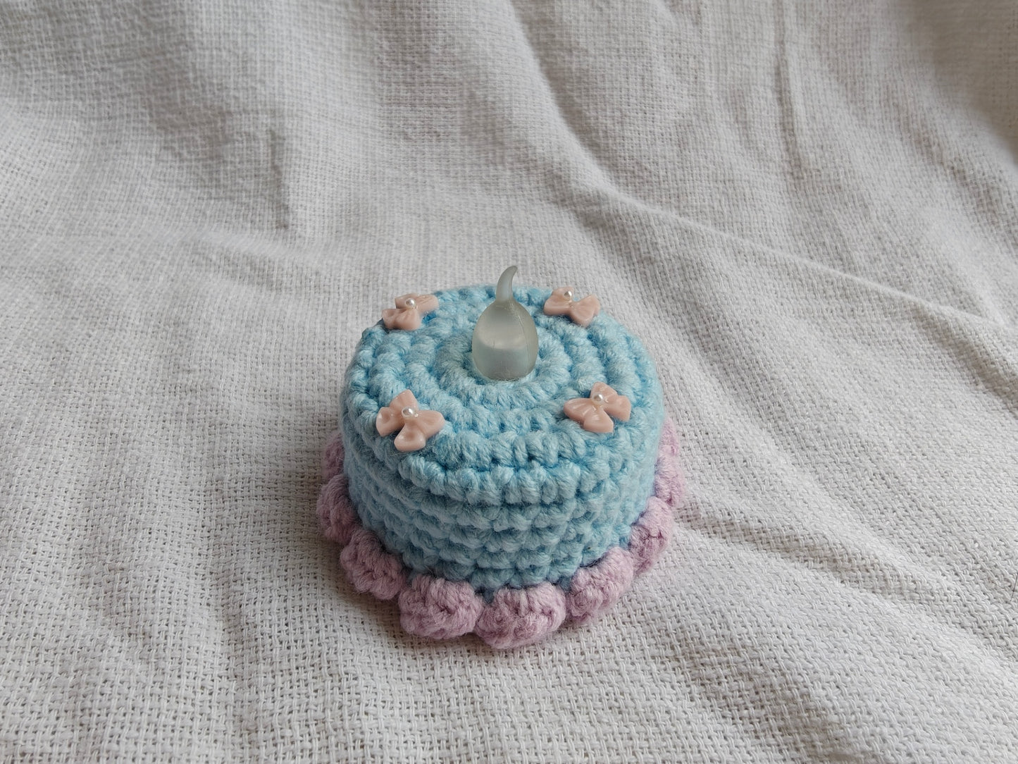 Tealight cakes, pink & lilac bow 