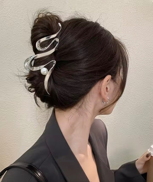 Silver Pearl Wave Hair Clamp