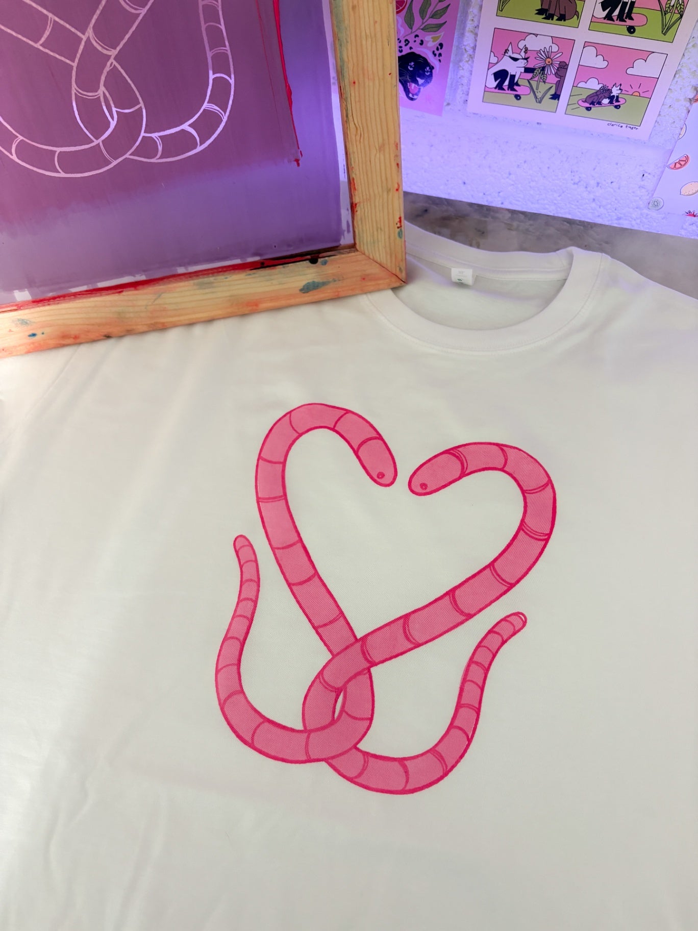 Love Heart Worms T-Shirt - XL