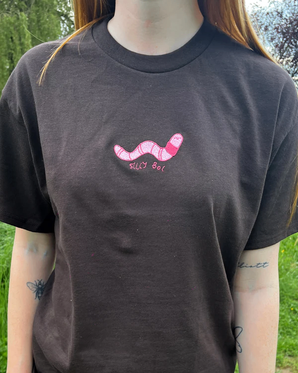 Unisex Silly Boi Worm Embroidered T-Shirt - LARGE