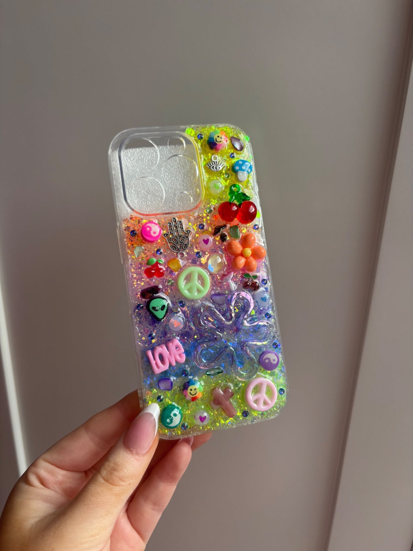 Funky phone case iPhone 16 pro🌈