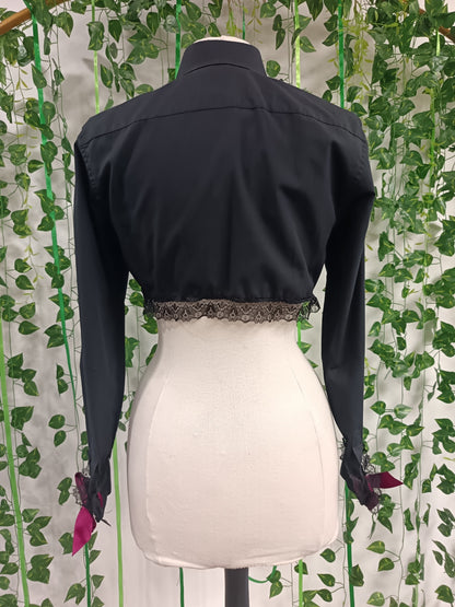 Cropped shirt with lace