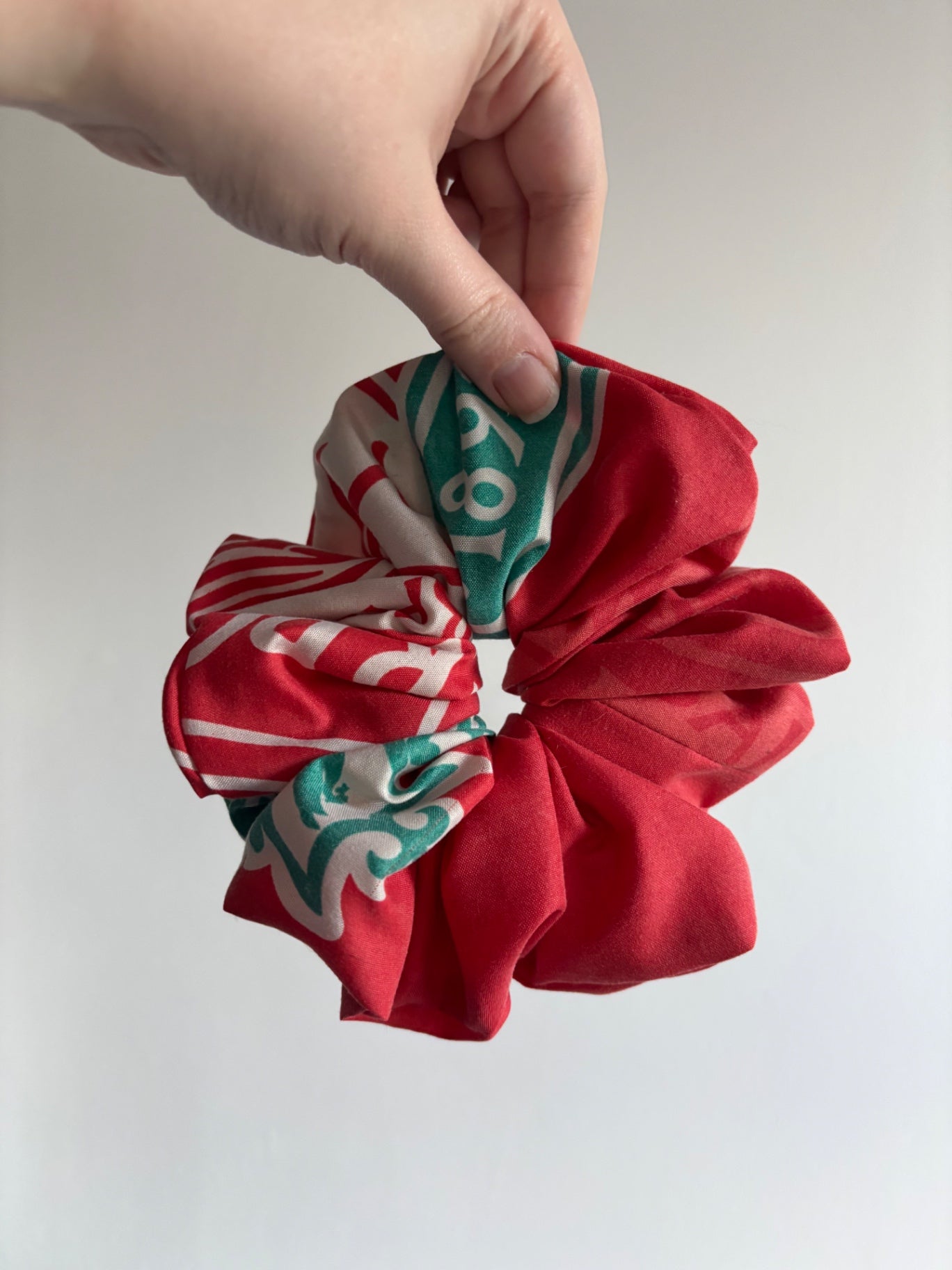 Liverpool XL Scrunchie