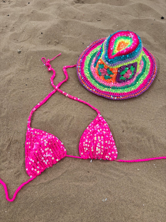 Crochet bikini top (M) THE MAGIC LABEL)