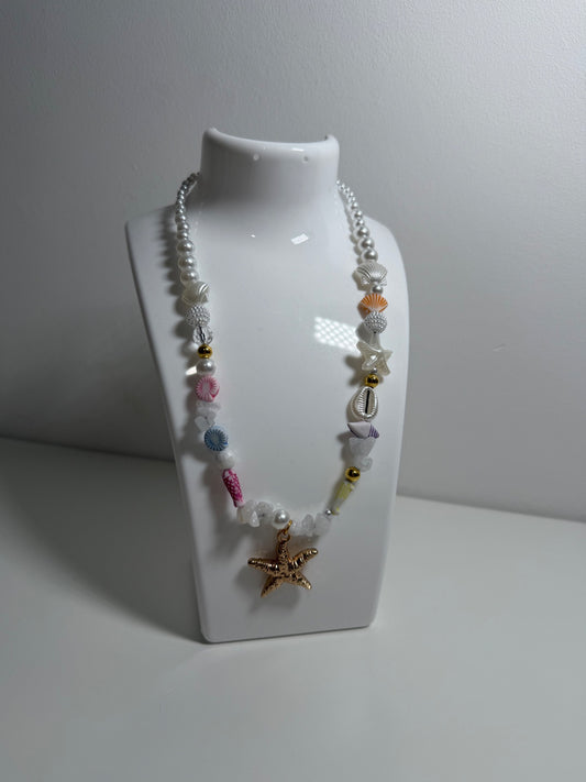 Shell SZN necklace - colour/gold