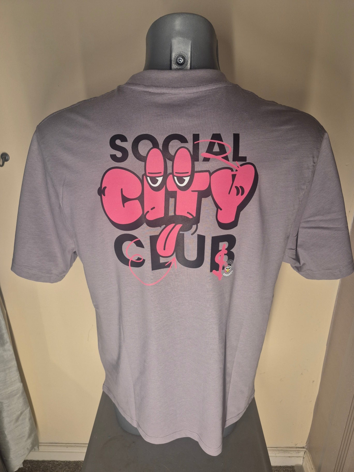 SCC city face. Oversized lilac small 