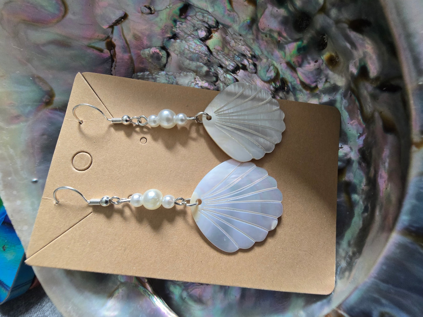 Shell and pearl earings